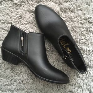 💧Black Rain Ankle Booties